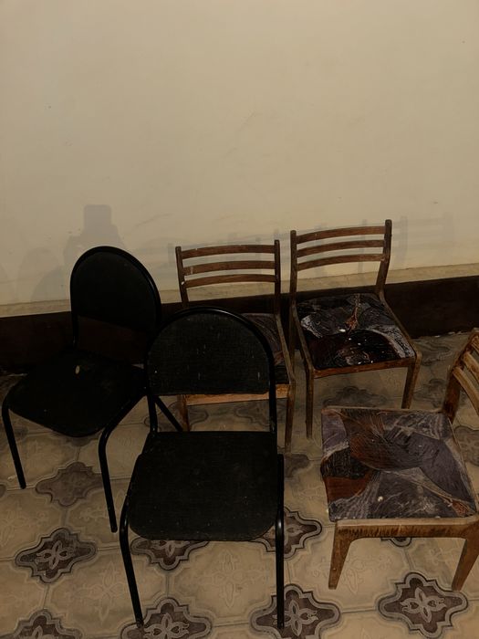 Все стулья по 500 тг