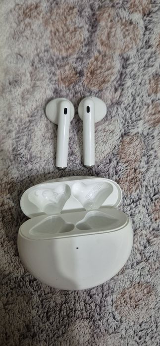 Продам наушники Huawei freebuds 4