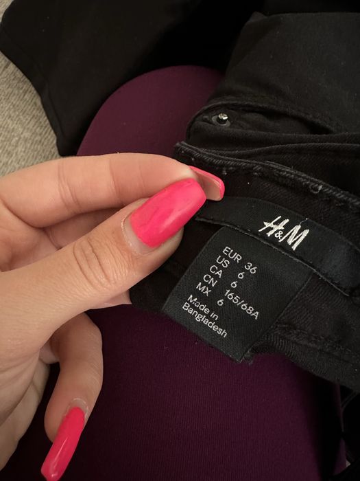 Дамски черни дънки и панталони