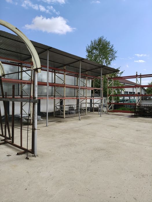 închiriat  teren  / birou