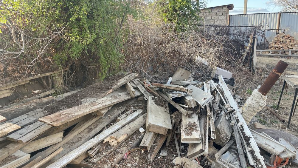 Ағаш, тастар тегін беріледі.