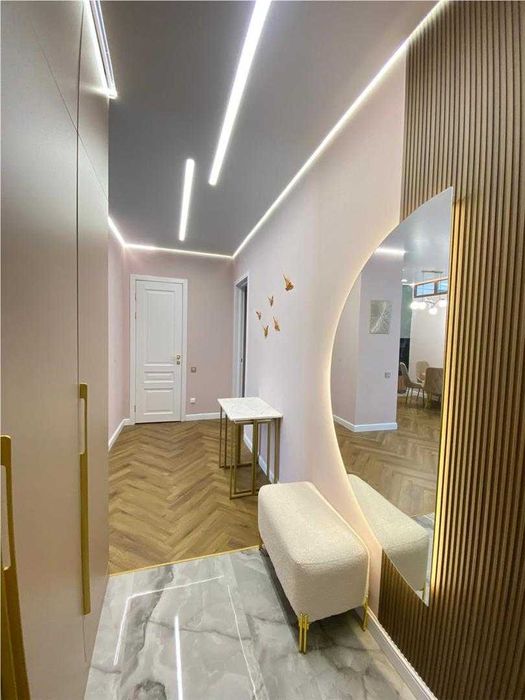 продается 3 комнатная квартира студия