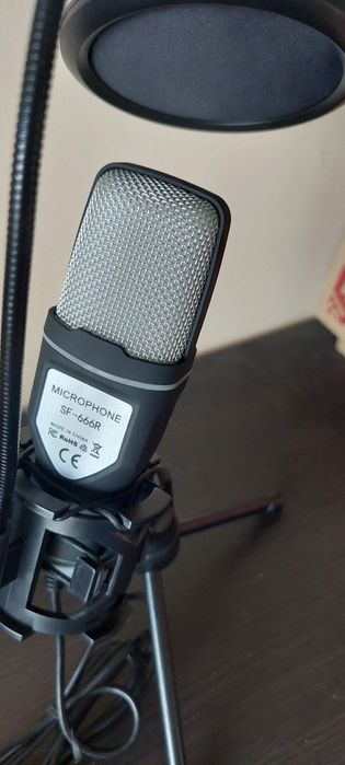 Микрофон за подкаст видеа и стрийминг