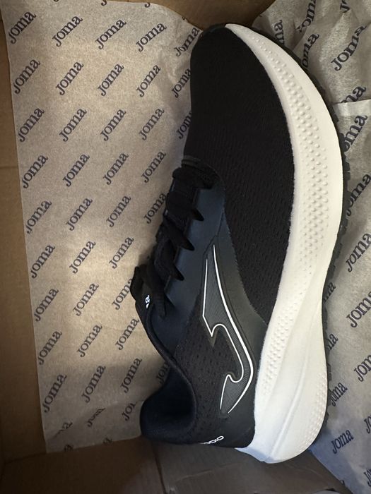 Кроссовки Joma новые
