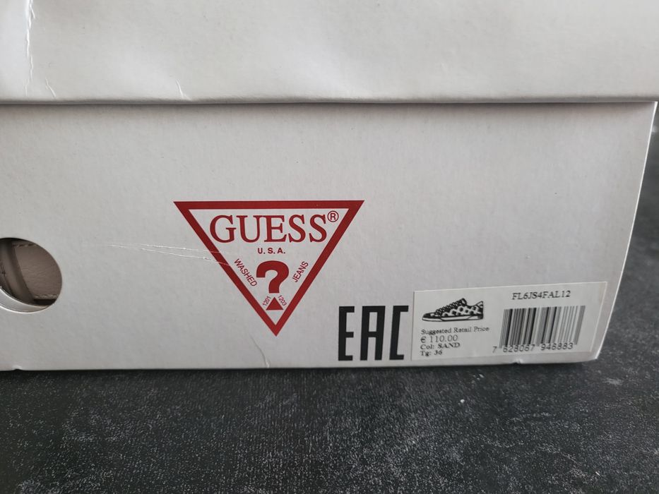 Сникърси Guess чисто нови