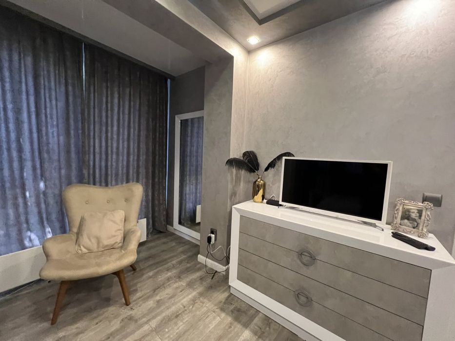 Дава се под наем Тристаен апартамент в Варна, Център - 74 кв.м за 1100 € - Снимка #10