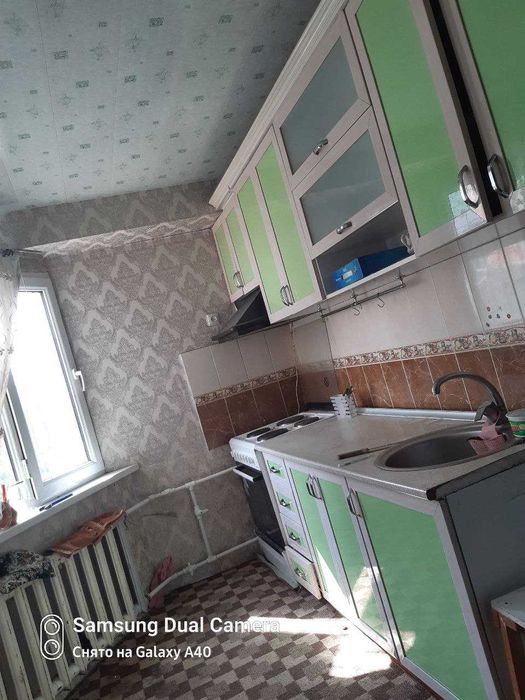 Шаҳар марказида  2/3 хонали уй сотилади!