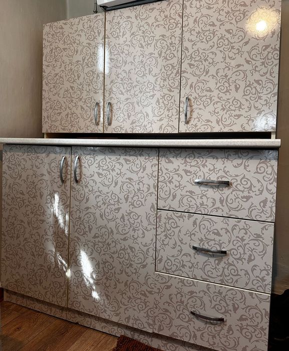 Продам ковры и мебель