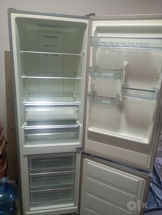 Продам  2х камерный холодильник Медея