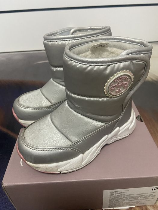 Дутики на девочку