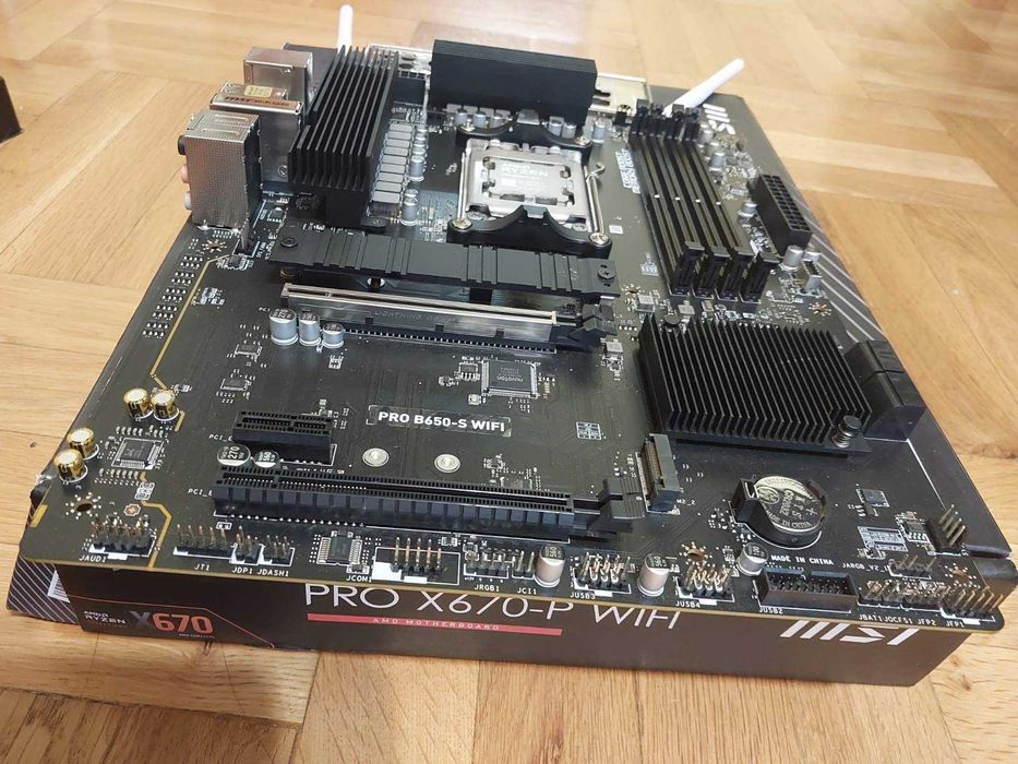 AMD Ryzen 7 7700X + MSI Pro B650-S Wi-Fi