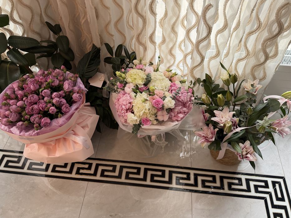 Букеты цветов продаю