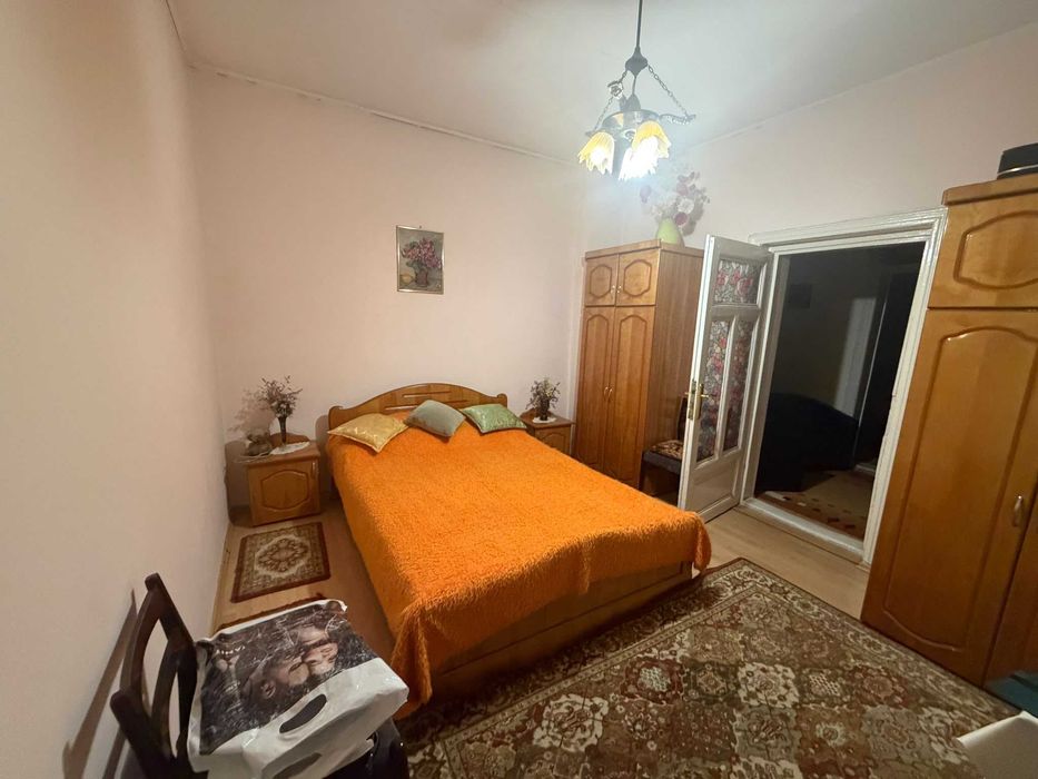 Casa Ultracentral de Inchiriat 3 camere / Curte Proprie