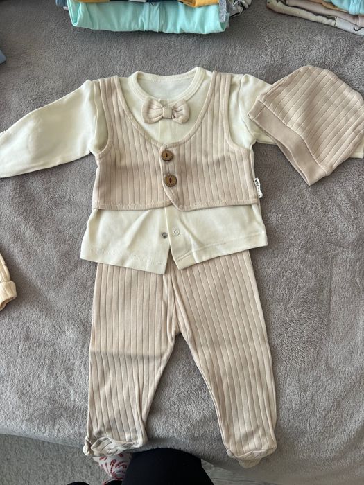 Лот бебешки дрехи 0-3