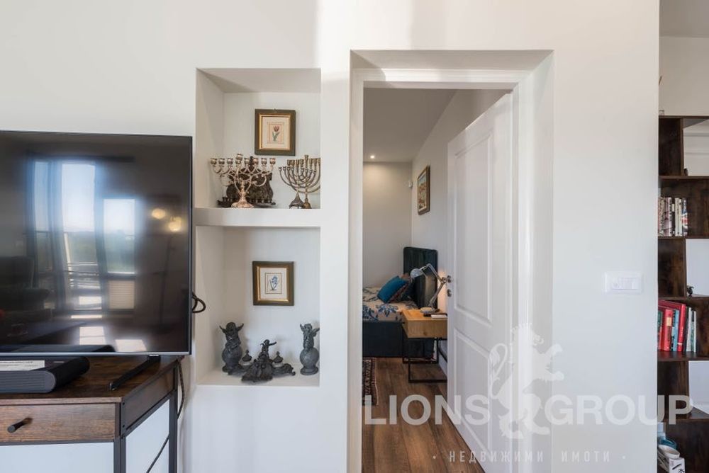 Продава се Тристаен апартамент в к.к. Св.Св. Константин и Елена - 102 кв.м за 3432 €/кв.м - Снимка #9