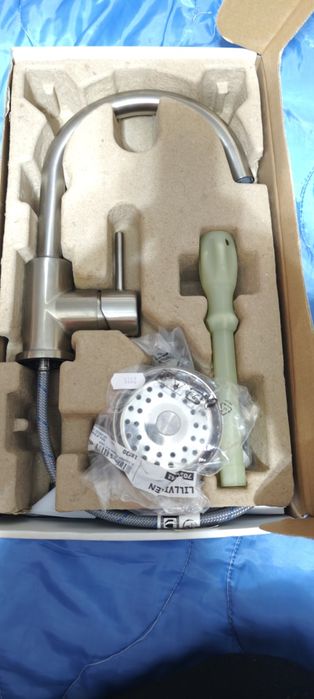 Смесител за мивка GLYPEN чисто нов