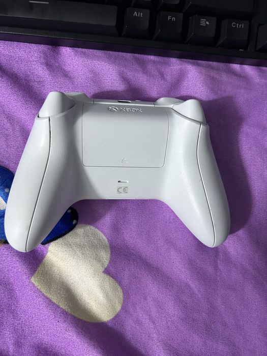 Vand xbox seria s perfect functional+tastatura si controller