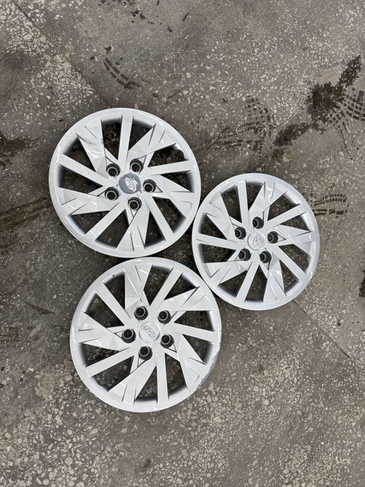 Колпаки для колес  hyndai r15