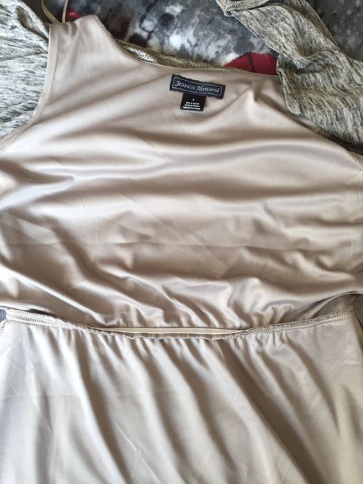 Платье новое, прямое, до колен