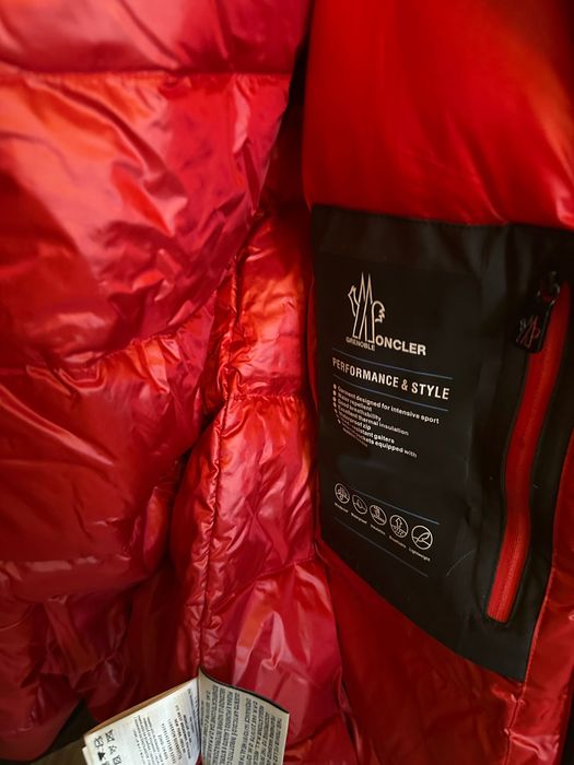 Пуховик moncler , в идеальном состоянии