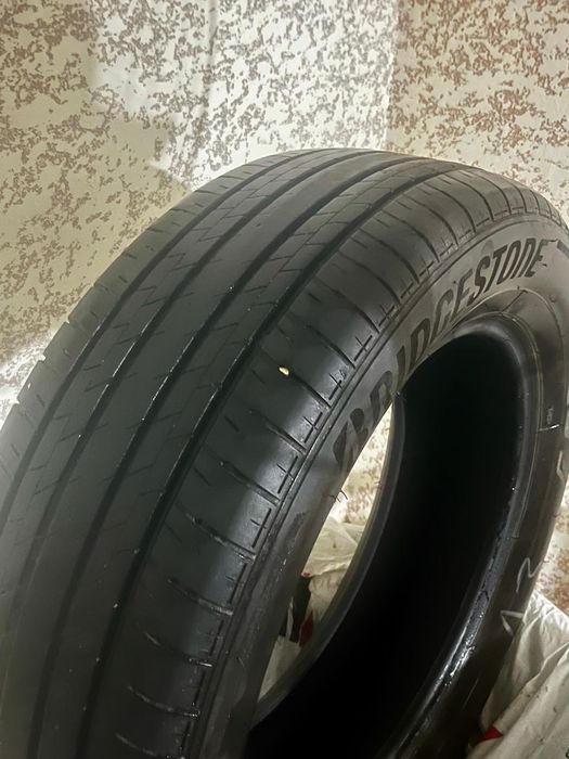 Автошины Bridgestone Alenza  225/60 R18