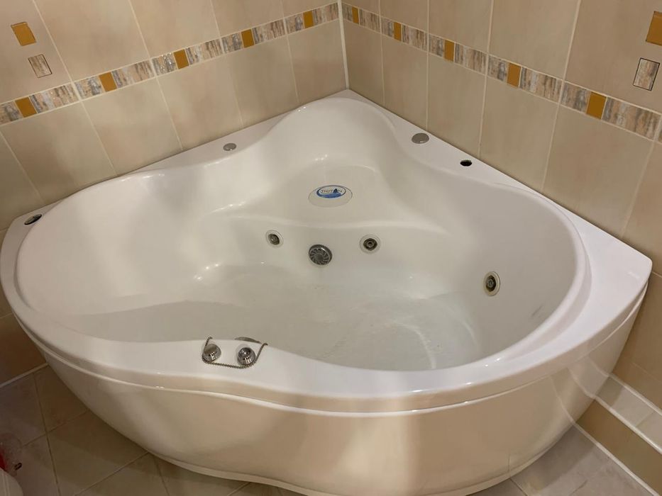 Продается джакузи состояние хорошее