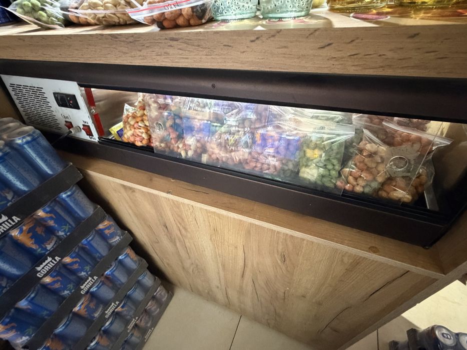 Продам витринный холодильник