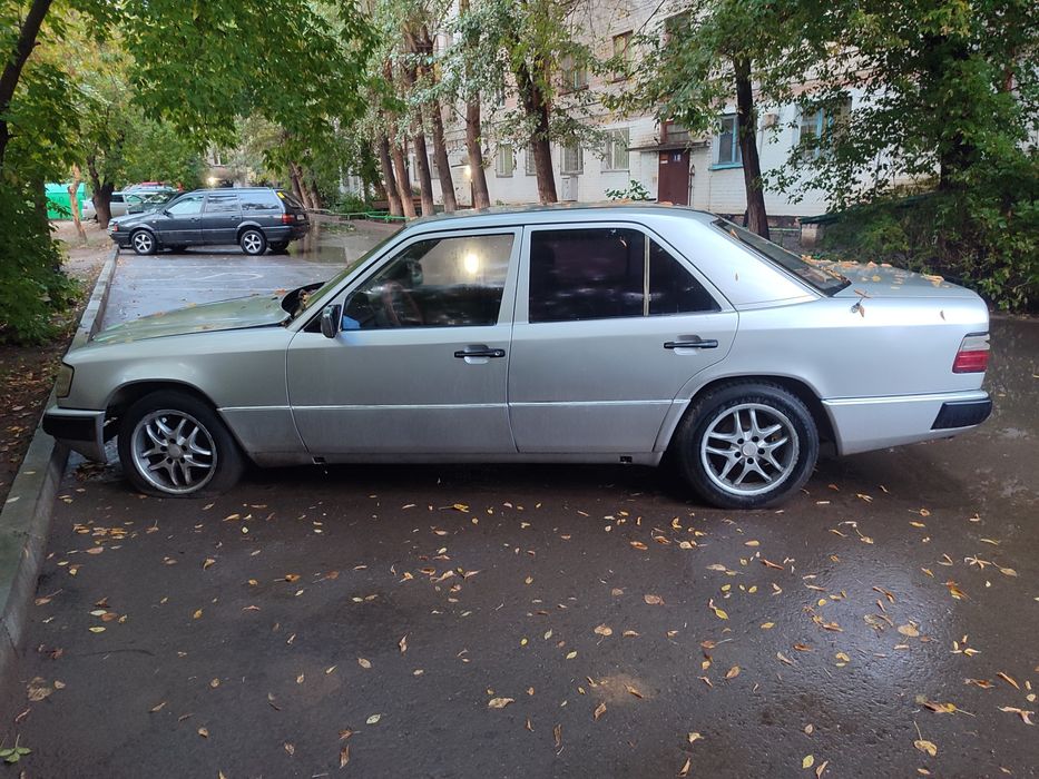 Продам Мерседес Е200