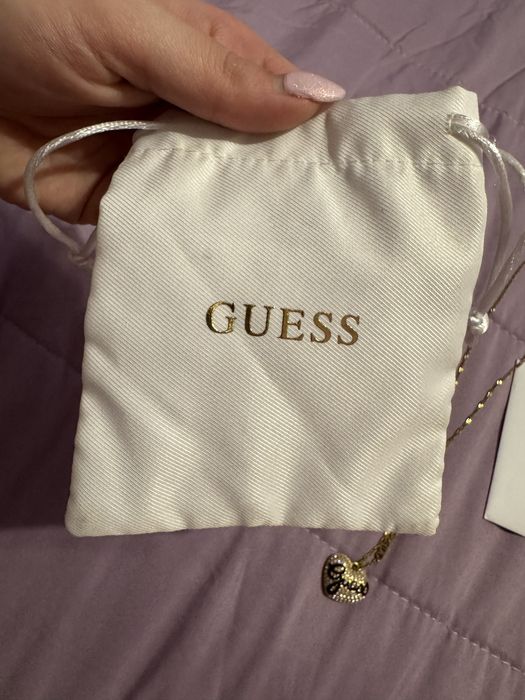 Колие с камъни на Guess