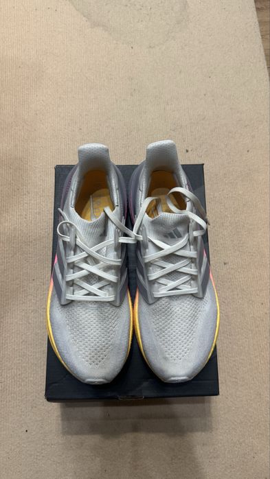 Adidas ultraboost 5 (42 размер)