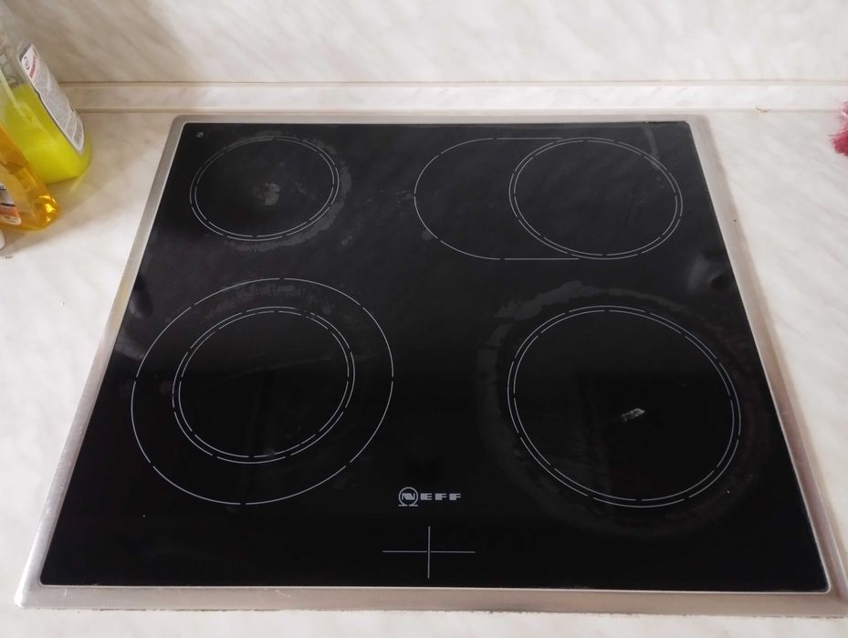 Фурна с котлони за вграждане NEFF