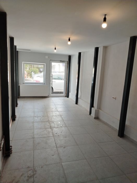 Închiriez spațiu comercial, 24 mp, pe strada Dâmboviței