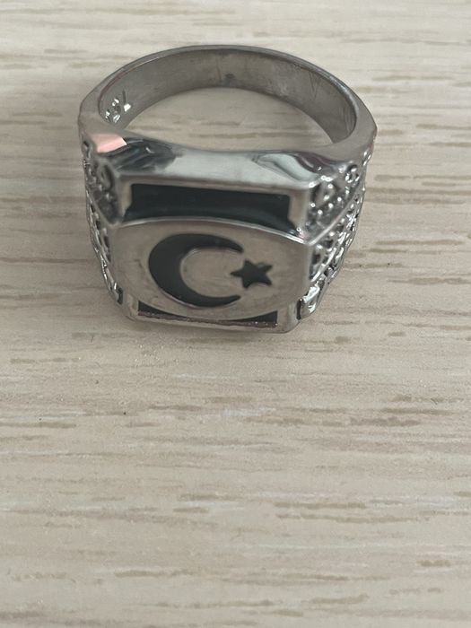 Серебрянные печатки с черным камнем