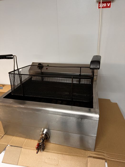 Friteuză profesională CombiSteel 30  – 6 kW – Olanda