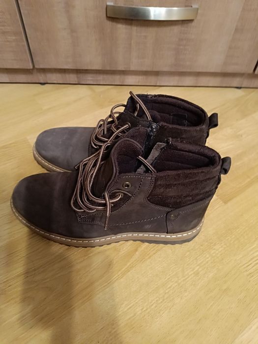 Ghete din piele intoarsa