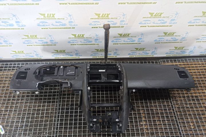 Plansa bord 8200288180 Renault Megane 2 (facelift) (2006 - 2012)