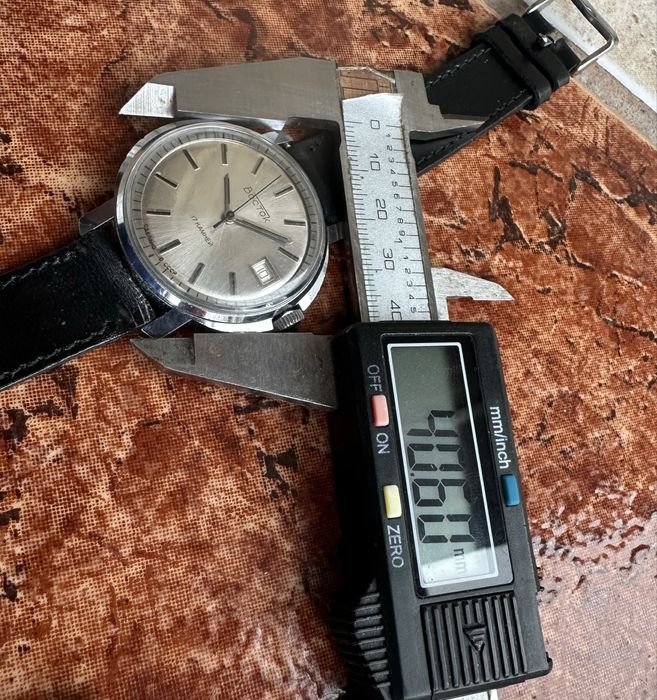 Сьветски механичен часовник Восток,направен 80 години