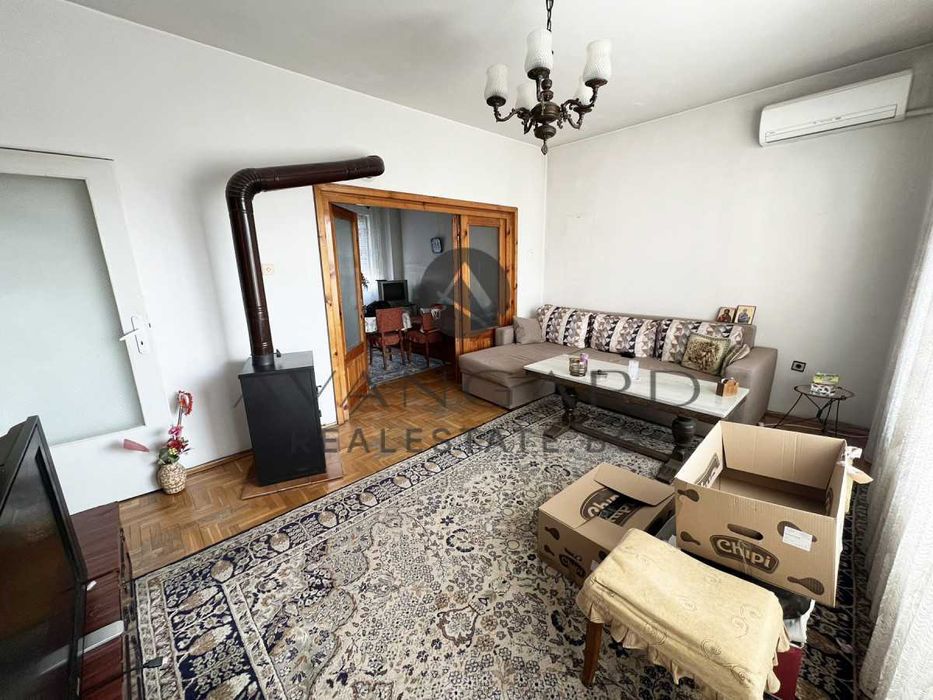 Продава се Тристаен апартамент в Пловдив, Център - 93 кв.м за 1613 €/кв.м - Снимка #1