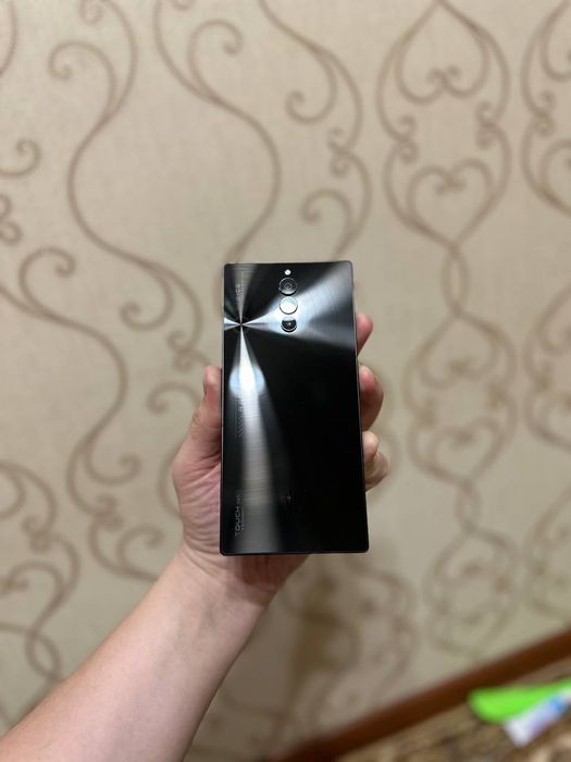 Redmagic 8s pro 256gb.