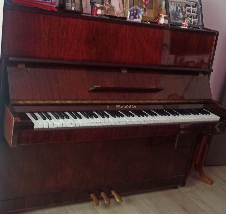 Pianină Belarus 3 pedale