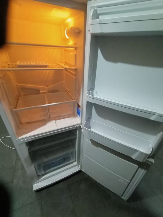 Продам холодильник Индезит