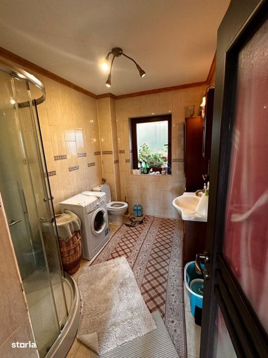 Apartament de 3 camere, 75 mp, gradina de 120mp, parcare, zona Campulu