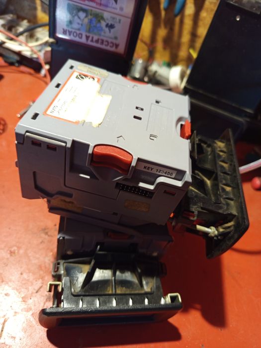 Cititoare bacnote NV 10