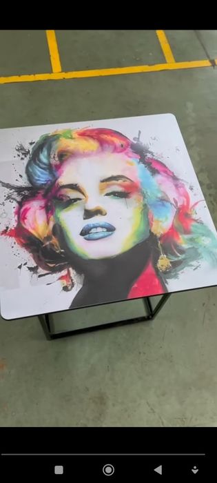 Pop art dizaynerlik stoli