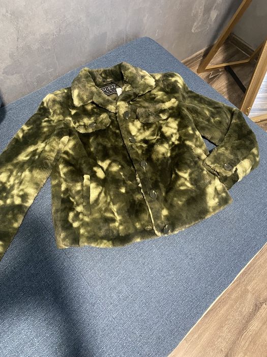 Geaca Guess blana artificiala, marimea S, noua