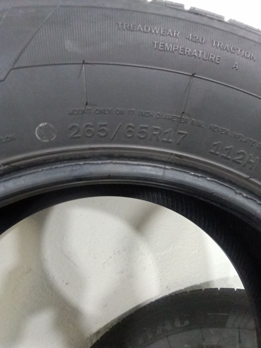 Продам  комплект  265/65/17.