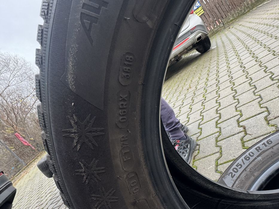 2 cauciucuri iarna 205/60/16 michelin 2018 6-7 mm foarte bune