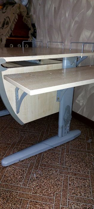 Парта для школьника