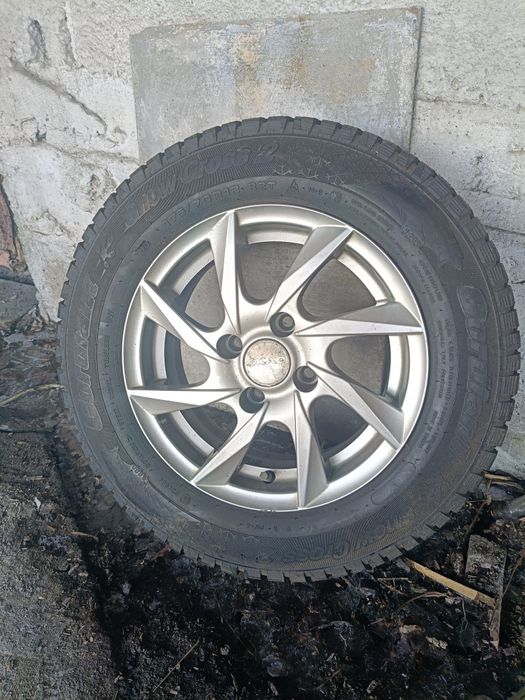 Продам диски R-13 с зимней резиной в отличном состоянии