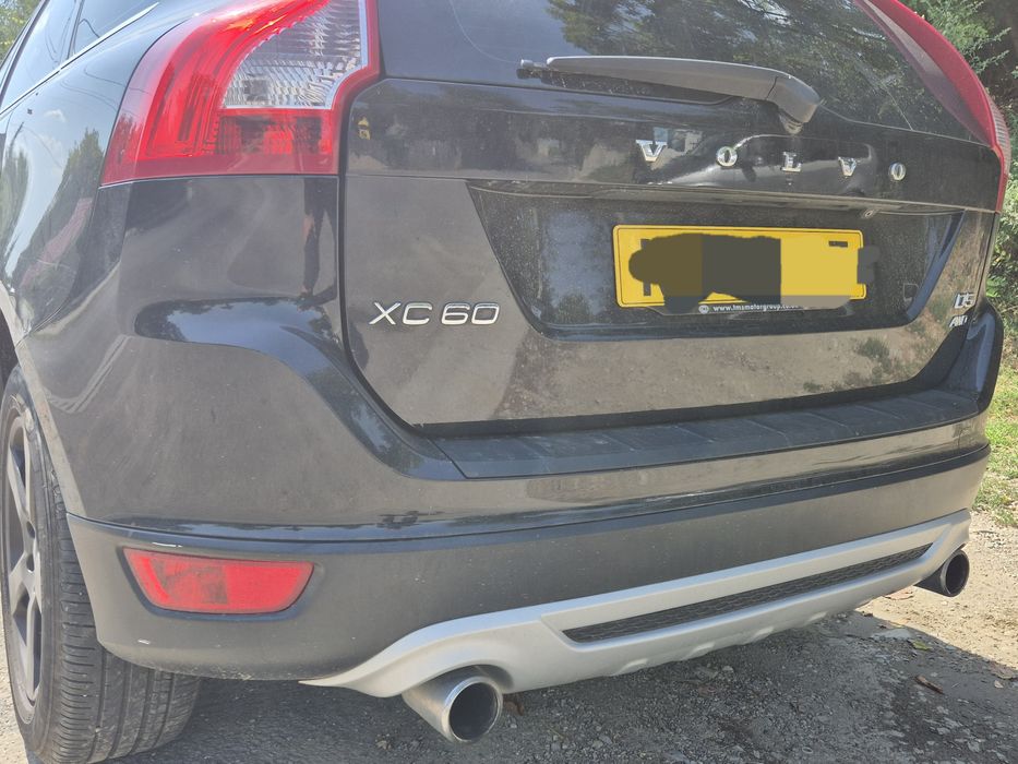 Bara spate completa R-DESIGN VOLVO XC 60  culoare BLACK SAPPHIRE  MET.